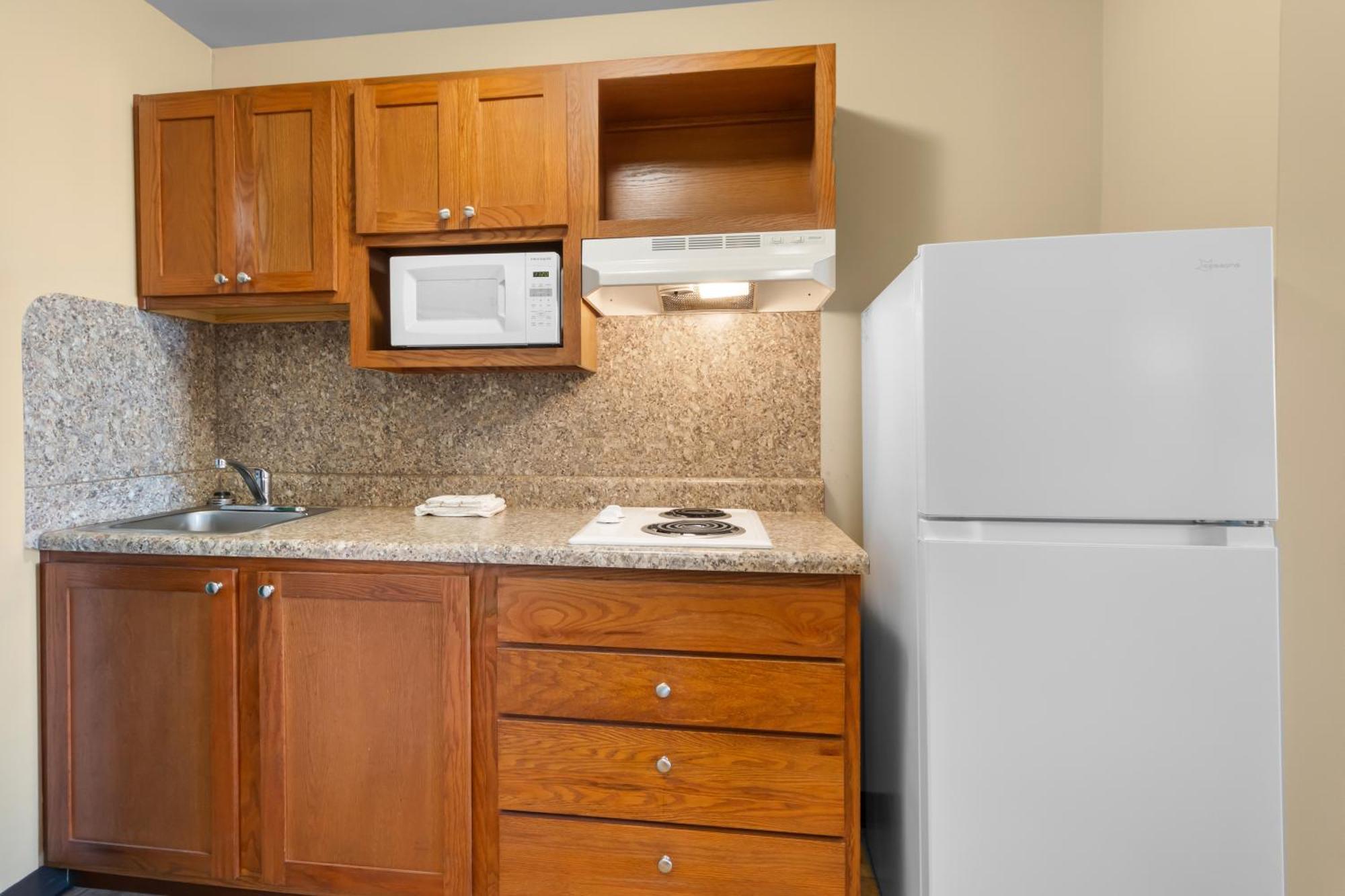 Risewell Kitchen Suites Pleasanton Eksteriør billede